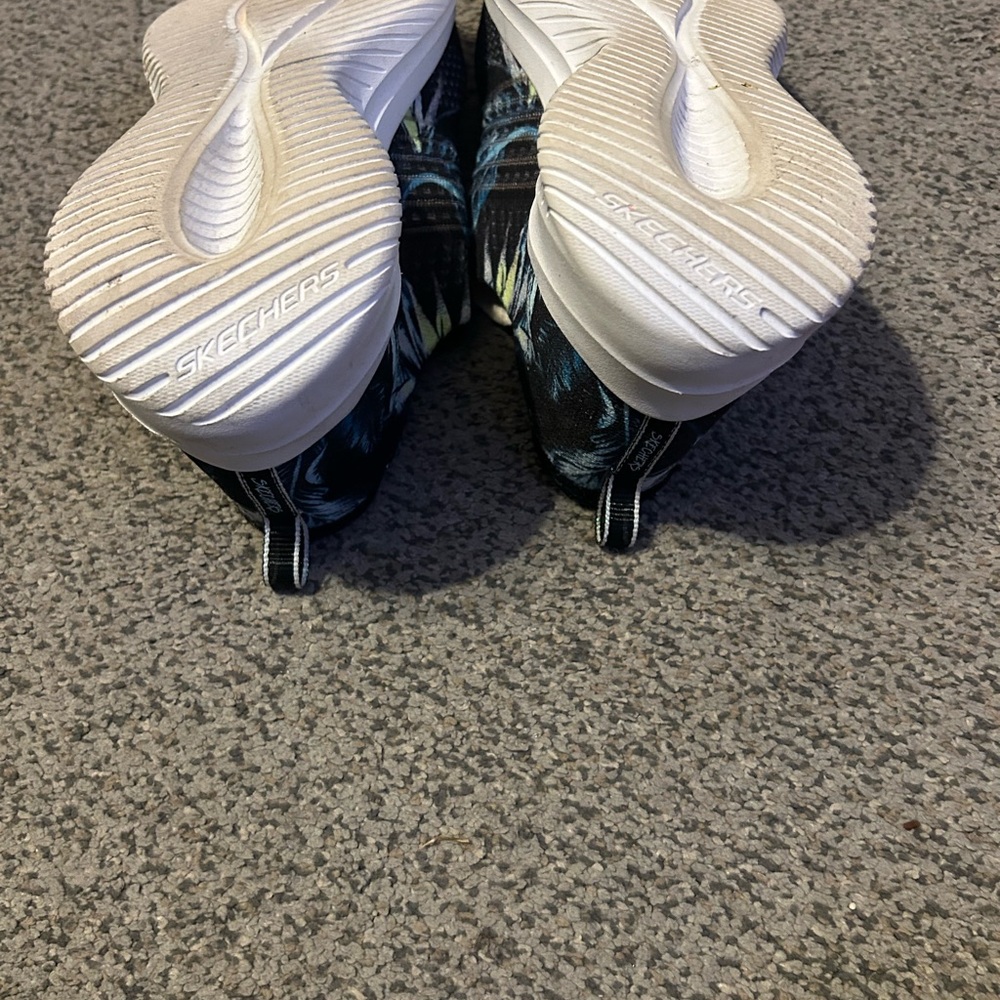 Skechers Memory Foam Palm print slip ons - Picture 5 of 5